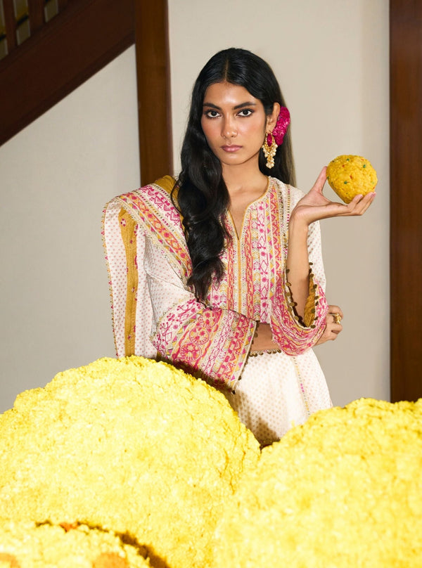 Utsavi Off White Banarasi Kurta Set