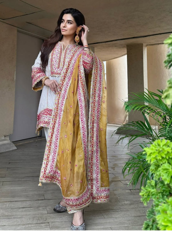 Utsavi Off White Banarasi Kurta Set