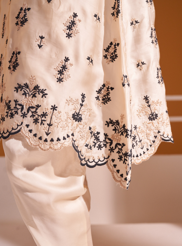 Callaia Cupro Satin Off White Kurta Set