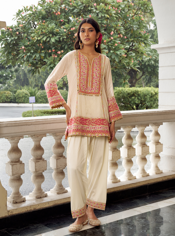 Utsavi Off White Banarasi Kurta Set