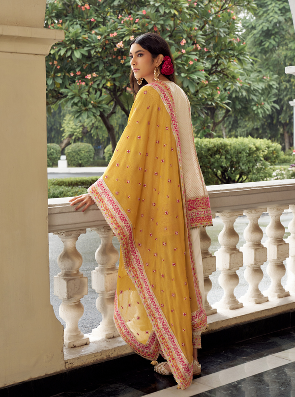 Utsavi Off White Banarasi Kurta Set